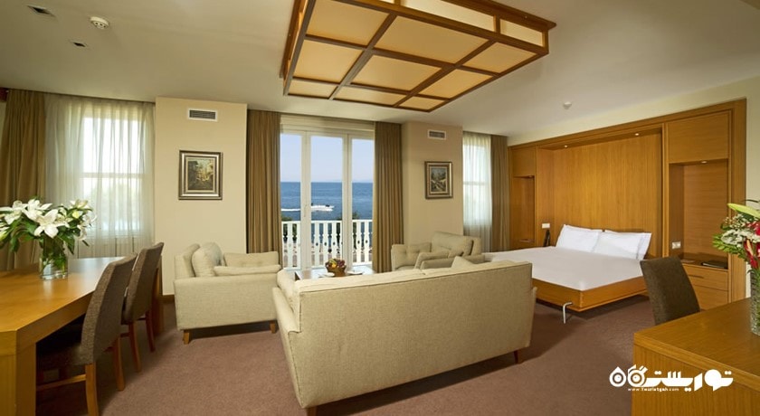 محوطه نشیمن سوئیت دوخوابه