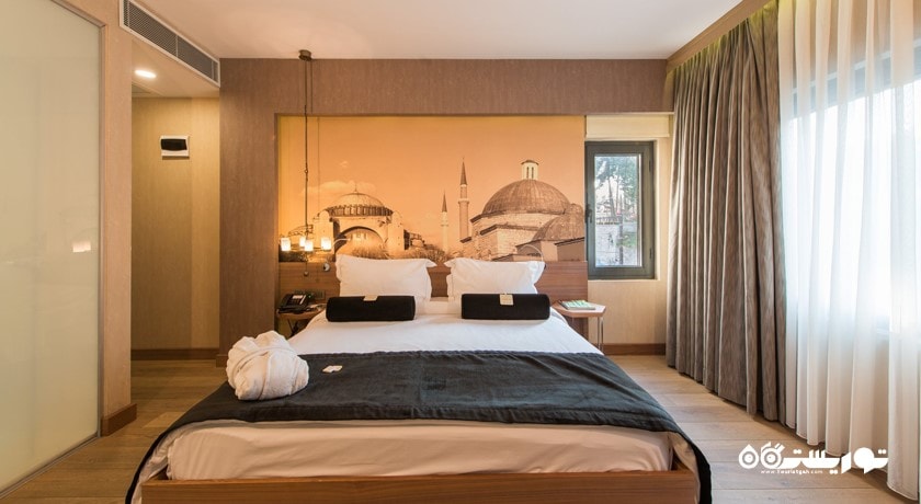تخت بزرگ اتاق گرند دلوکس