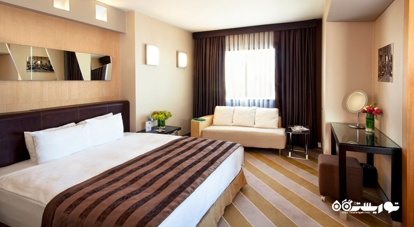 نمای تخت بزرگ سوئیت سینیور