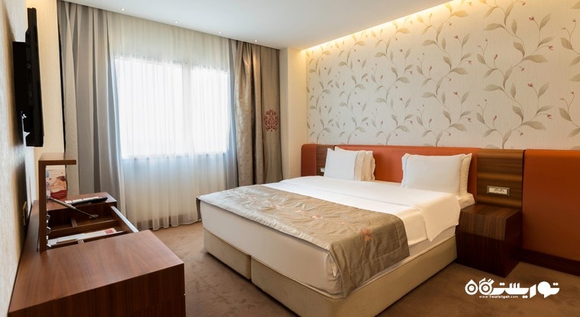 نمای تخت بزرگ اتاق سوپریور