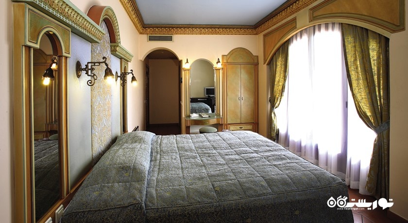 نمای تخت بزرگ اتاق دلوکس