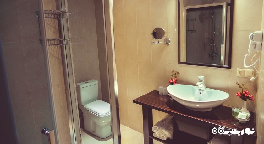حمام و سرویس بهداشتی اتاق ها