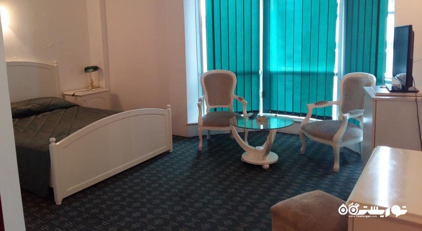 نمای تخت بزرگ سوئیت هتل