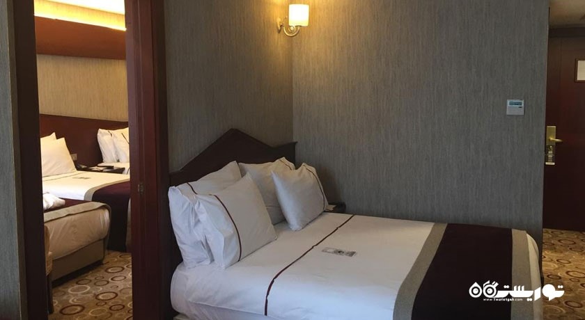 نمای تخت بزرگ اتاق کانکتد