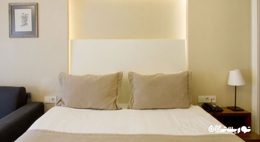 نمای تخت بزرگ اتاق سوپریور