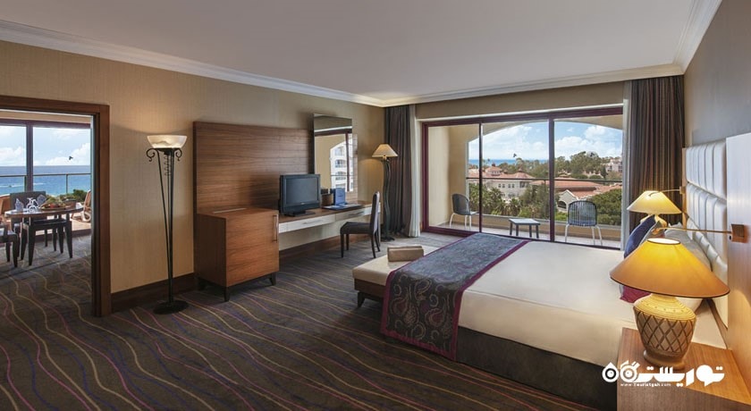نمای تخت بزرگ سوئیت تراس