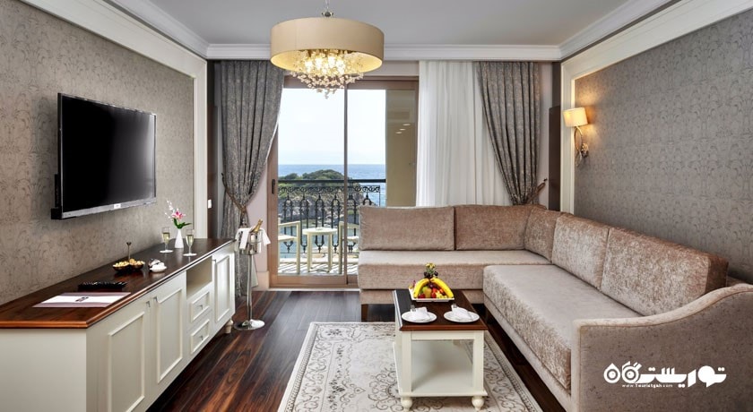 محوطه نشیمن سوئیت رویال