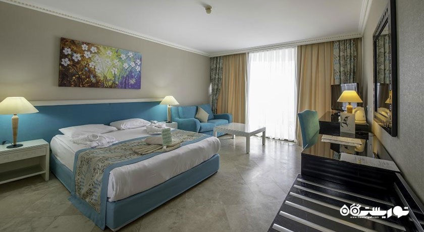 نمای تخت بزرگ سوئیت هتل