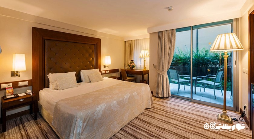 نمای تخت بزرگ سوئیت دلوکس