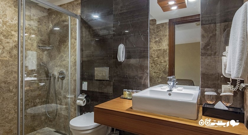 حمام و سرویس بهداشتی اتاق ها
