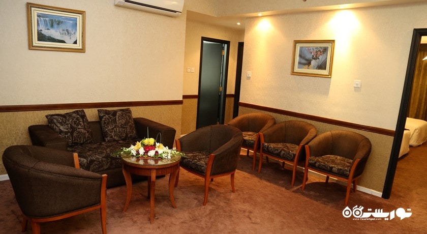 محوطه نشیمن سوئیت دوخوابه