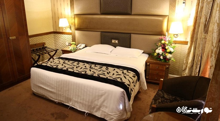 نمای تخت بزرگ سوئیت دوخوابه