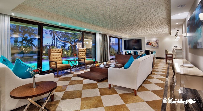 محوطه نشیمن ویلا