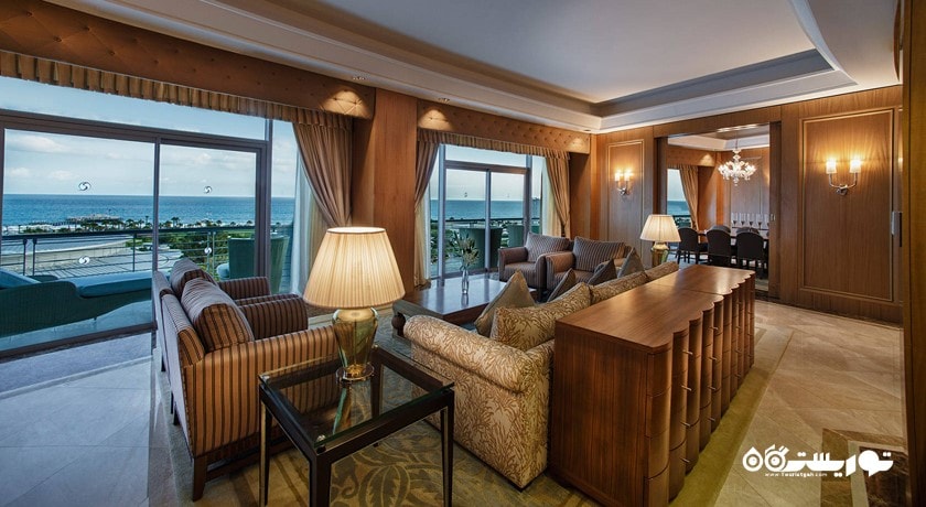 محوطه نشیمن سوئیت رویال