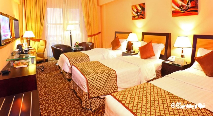 نمای تخت های اتاق تریپل