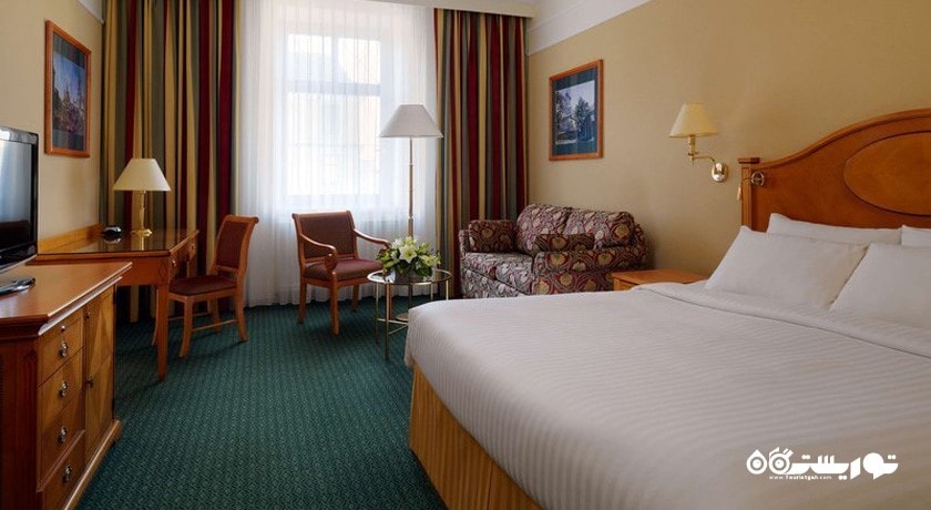 نمای تخت بزرگ اتاق اگزکیوتیو