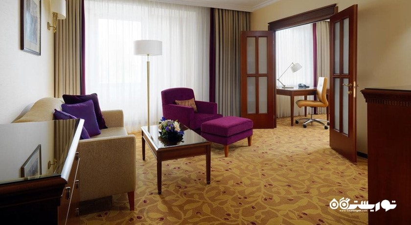 محوطه نشیمن سوئیت کرنر