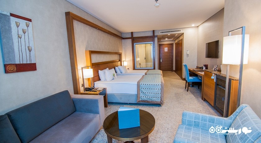 نمای تخت بزرگ اتاق دلوکس