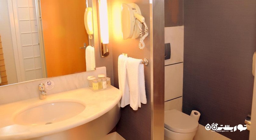 حمام و سرویس بهداشتی اتاق ها