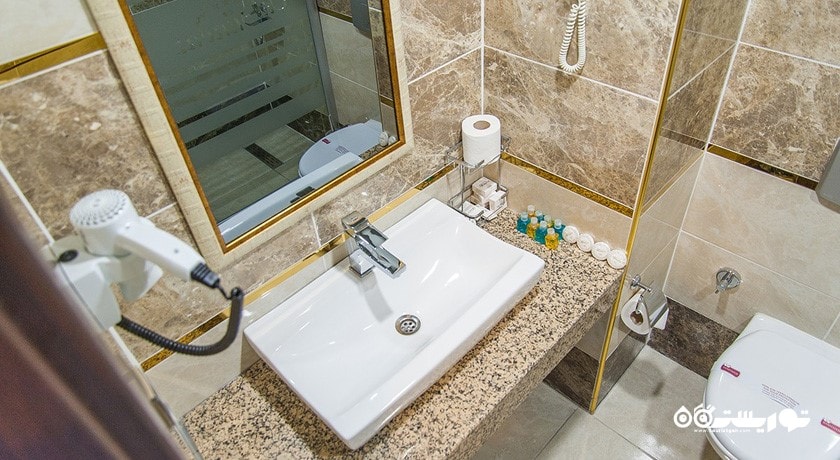 حمام و سرویس بهداشتی اتاق ها