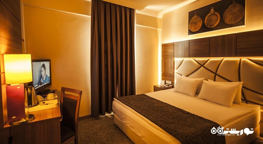 نمای تخت بزرگ سوئیت هتل