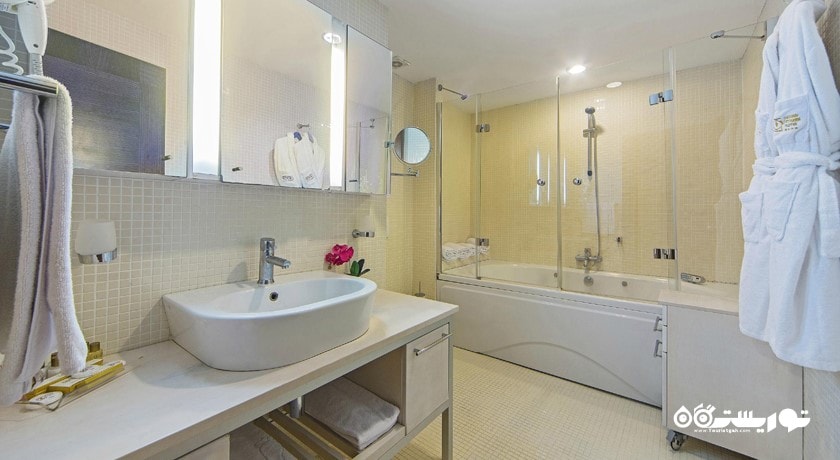 حمام و سرویس بهداشتی اتاق ها