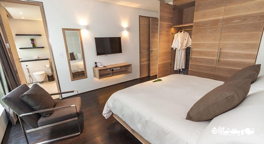نمای تخت بزرگ ویلا دوخوابه