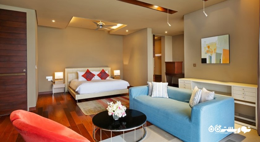 تخت بزرگ ویلا با چشم انداز دریا