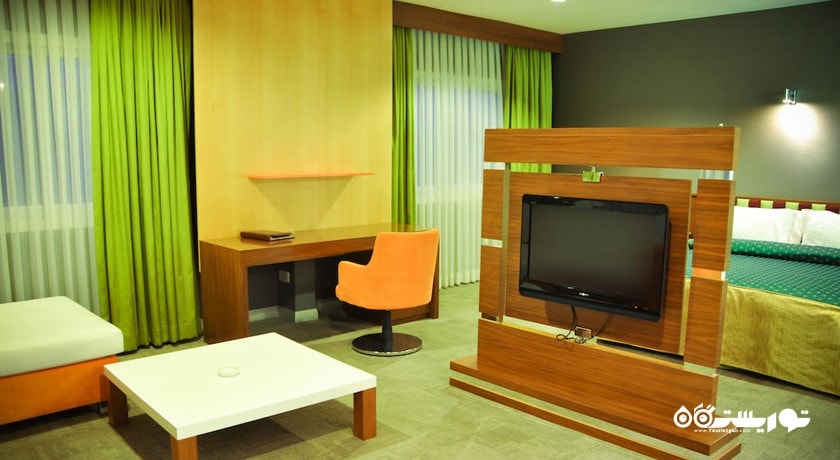 سوئیت جونیور هتل کرسنت بیچ