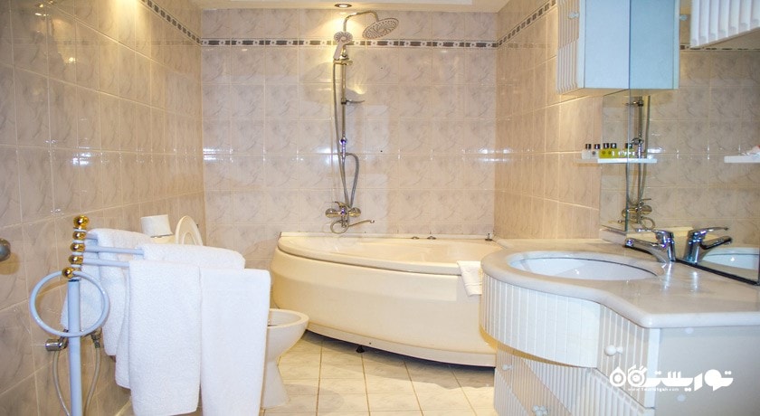 حمام و سرویس بهداشتی اتاق ها