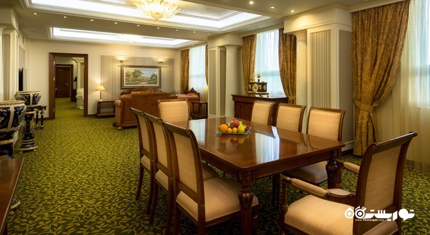 نمای تخت بزرگ سوئیت رویال