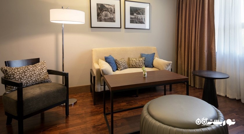 محوطه نشیمن سوئیت اگزکیوتیو