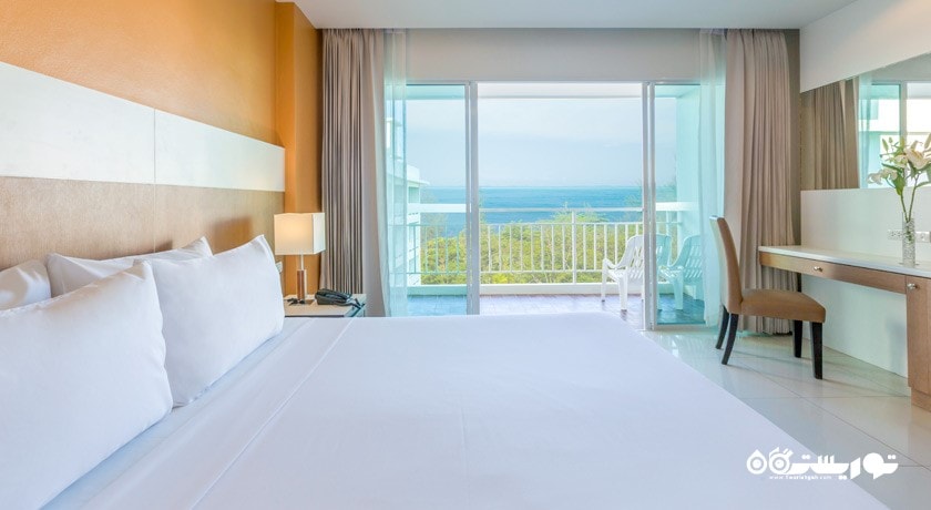 نمای تخت بزرگ اتاق اگزکیوتیو