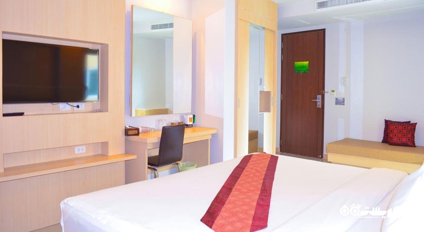 نمای تخت بزرگ اتاق دلوکس