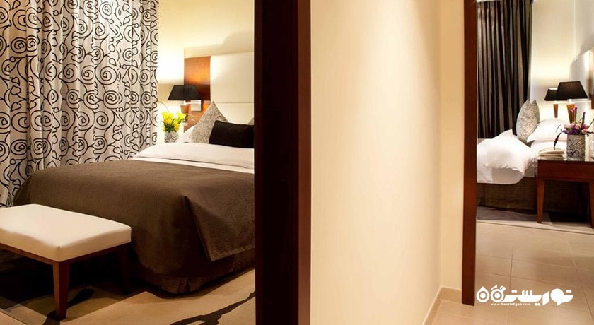 تخت بزرگ آپارتمان دوخوابه