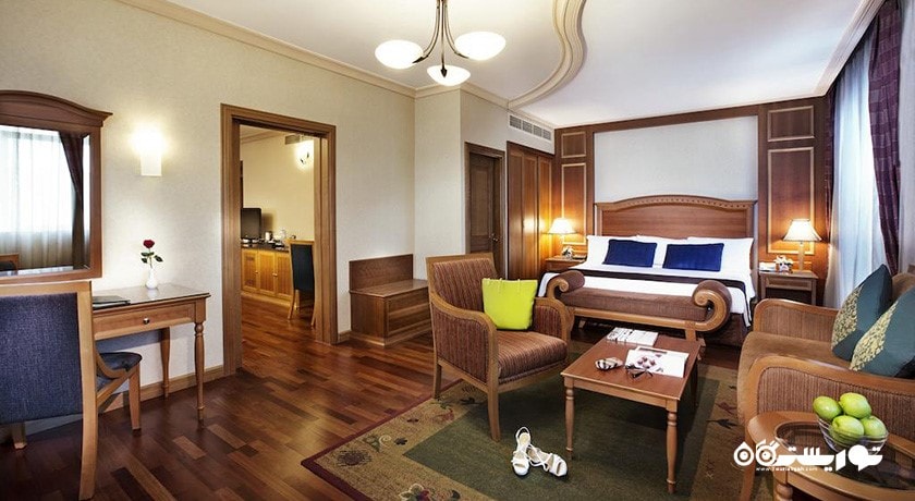 نمای تخت بزرگ سوئیت هتل