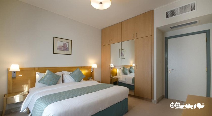 نمای تخت بزرگ آپارتمان استودیو