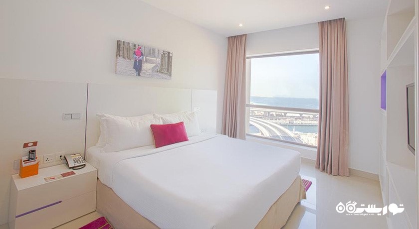 نمای تخت بزرگ آپارتمان یک خوابه