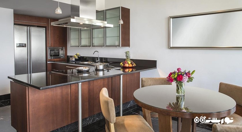 میز غذاخوری سوئیت سه خوابه