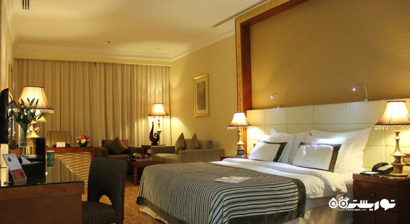 نمای تخت بزرگ اتاق اگزکیوتیو