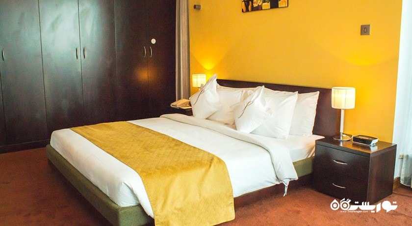 تخت بزرگ آپارتمان چهار خوابه دلوکس