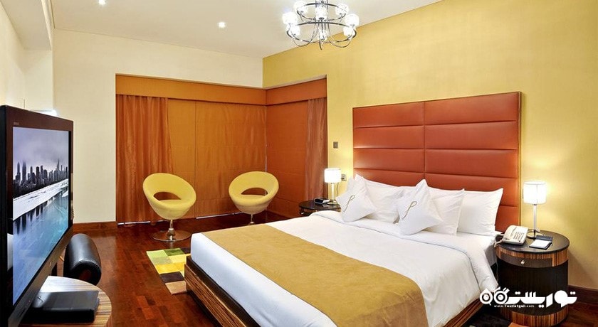 تخت بزرگ آپارتمان دوخوابه دلوکس