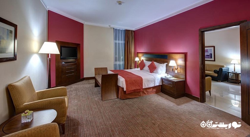 نمای تخت بزرگ سوئیت دوخوابه