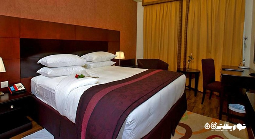 نمای تخت بزرگ آپارتمان یک خوابه