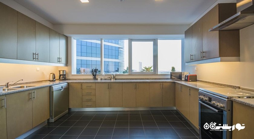 نمای آشپزخانه آپارتمان سه خوابه