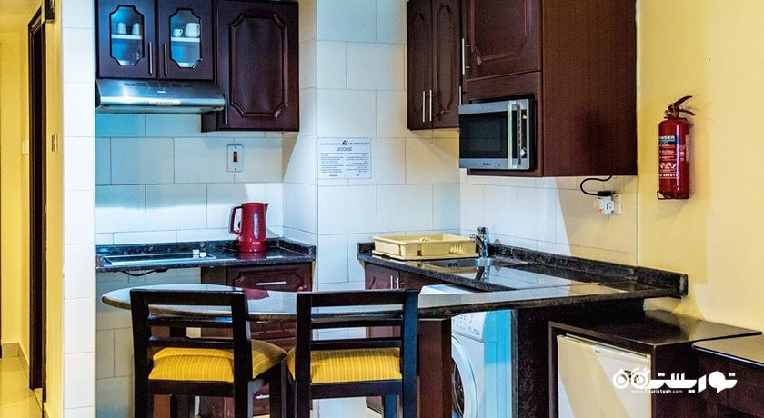 نمای آشپزخانه آپارتمان استودیو