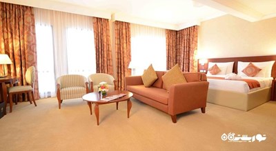 نمای تخت بزرگ اتاق اگزکیوتیو