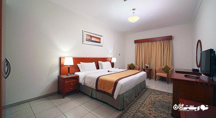 نمای تخت بزرگ آپارتمان یک خوابه