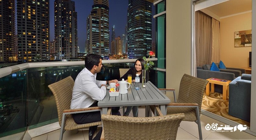 نشیمن تراس آپارتمان یک خوابه دلوکس