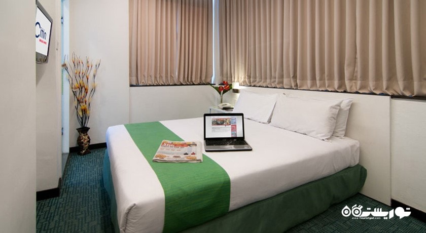 نمای تخت بزرگ اتاق دلوکس